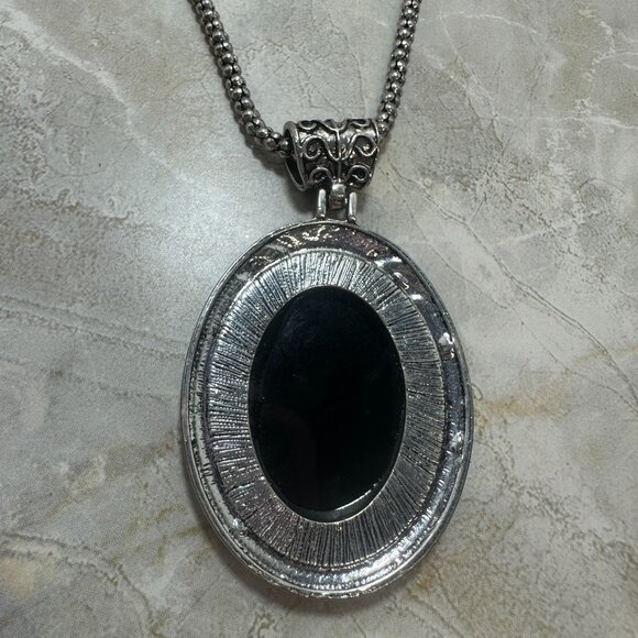 Abalone Shell & Silver Oval Pendant Necklace With Adjustable Chain - Picture 2 of 8